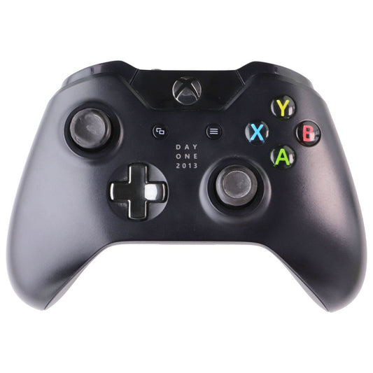 Microsoft Xbox One Wireless Controller 1537 (Day One 2013 Edition) - Black Gaming/Console - Controllers & Attachments Microsoft - Simple Cell Bulk Wholesale Pricing - USA Seller
