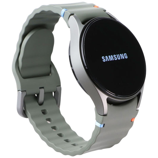 Samsung Galaxy Watch7 (40mm) Smartwatch (Unlocked) LTE + WiFi - Green (SM-L305U)